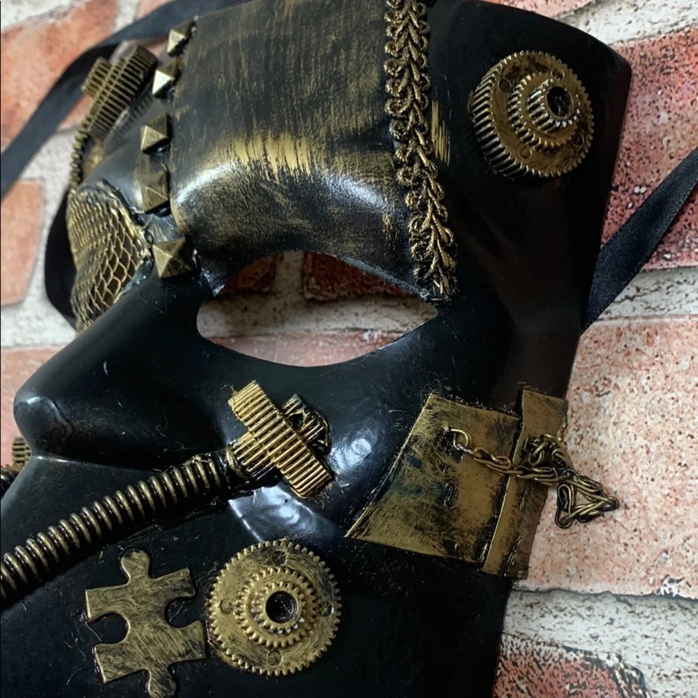 Steampunk Black and Gold Mask
